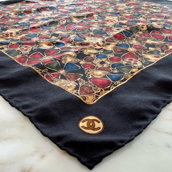 CHANEL SILK SQUARE SCARF 16.75” X 16.75” NWOTS! - Picture 12 of 17